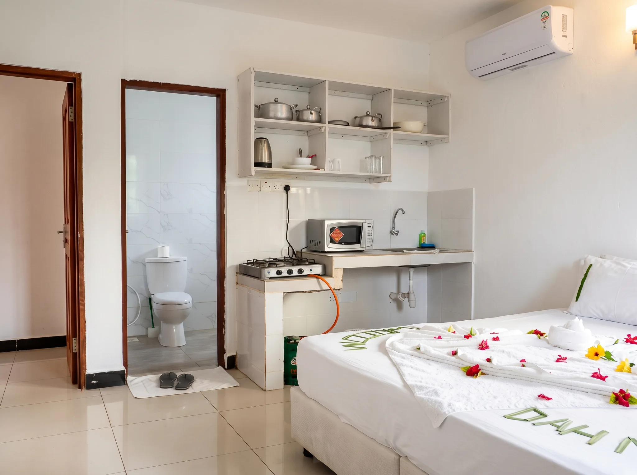 Deluxe Studio Kitchenette and Dining Station